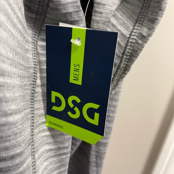 NWT Men's 1/4 Zip running Pullover - Picture 4 of 8